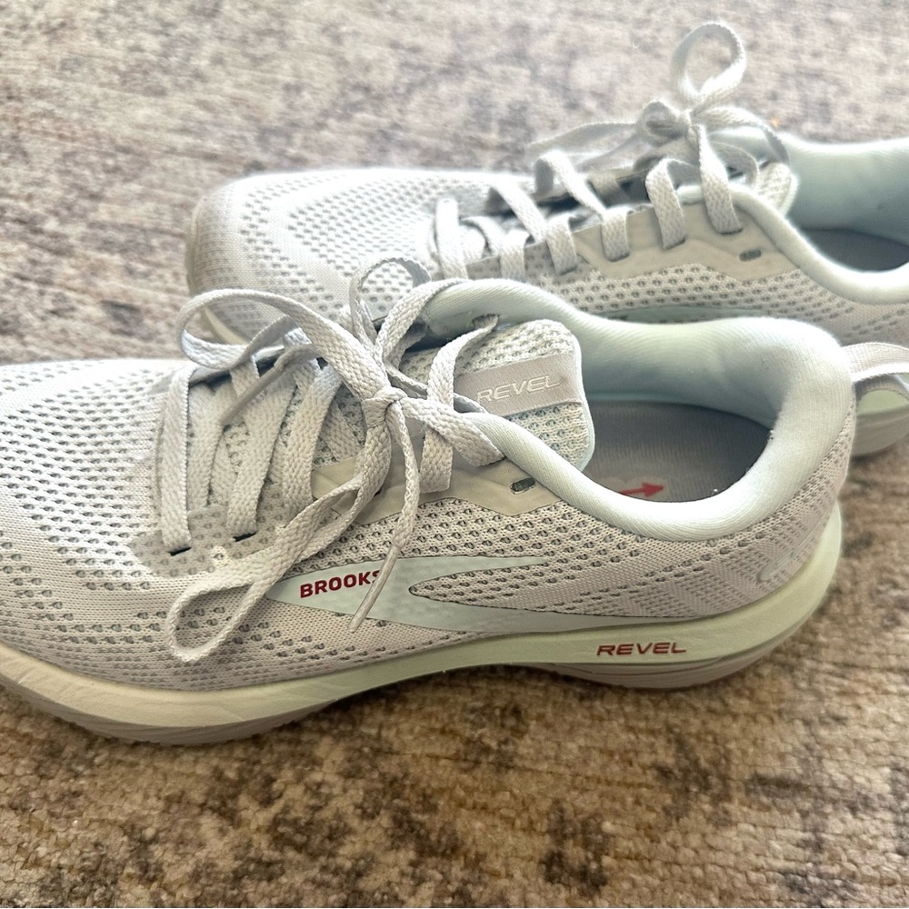 Brooks Revel Gray Sneakers